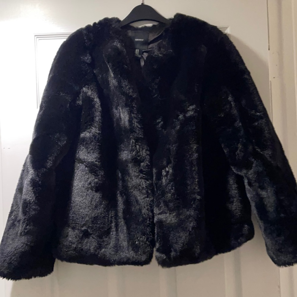 NWOT Forever 21 Faux Fur Black Coat (No zippers)